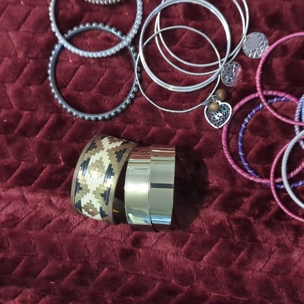Bangle bracelets - Picture 3 of 7
